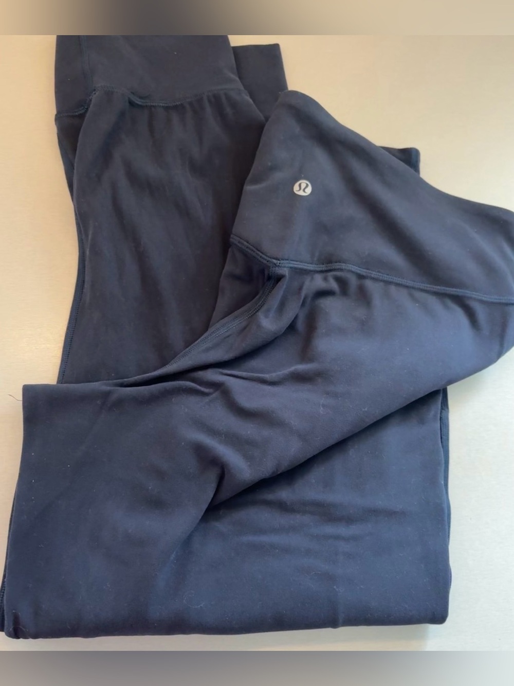Size 8 Lululemon ALIGN JOGGER CROP